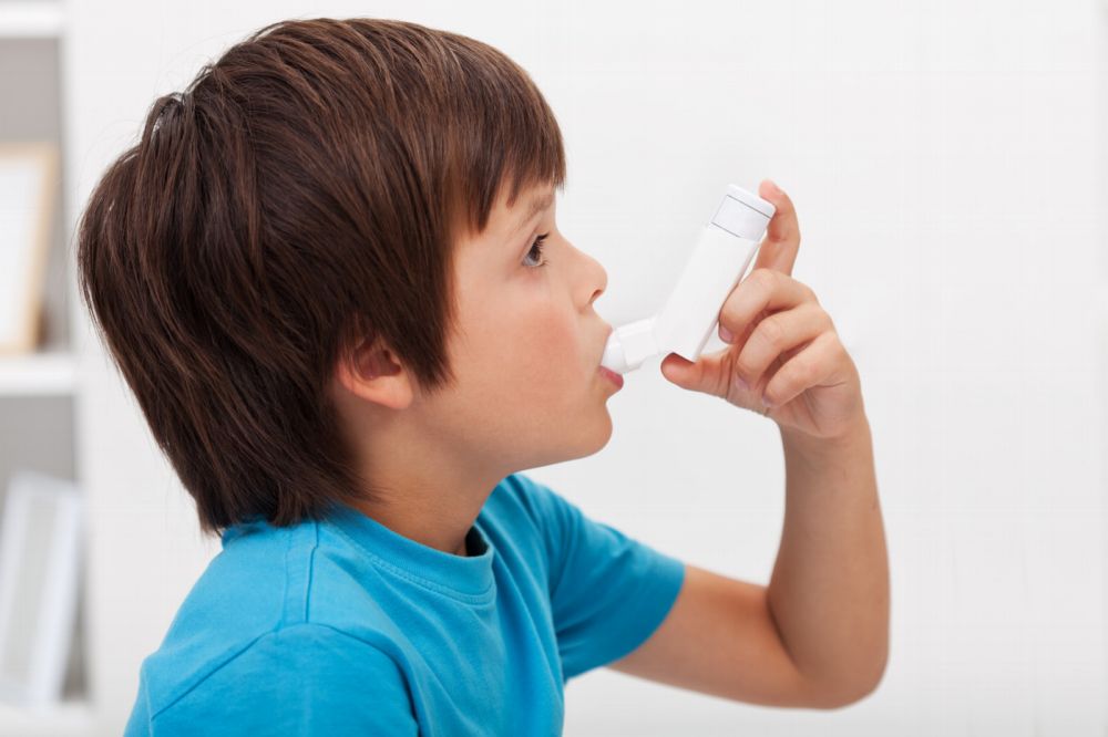 boy-with-asthma-inhaler